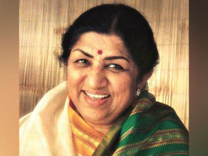 Nightingale Lata Mangeshkar's ashes immersed in Nashik's Ramkund | Nightingale Lata Mangeshkar's ashes immersed in Nashik's Ramkund