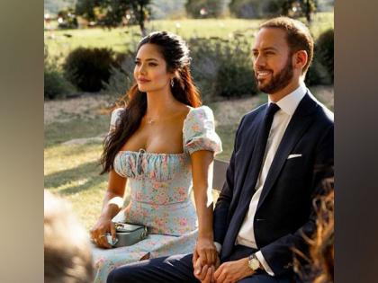 Esha Gupta pens a heartfelt note for beau Manuel Guallar | Esha Gupta pens a heartfelt note for beau Manuel Guallar Esha Gupta pens a heartfelt note for beau Manuel Guallar | Esha Gupta pens a heartfelt note for beau Manuel Guallar