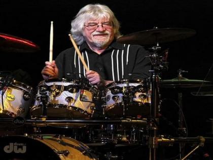 Moody Blues drummer, co-founder Graeme Edge dies at 80 | Moody Blues drummer, co-founder Graeme Edge dies at 80