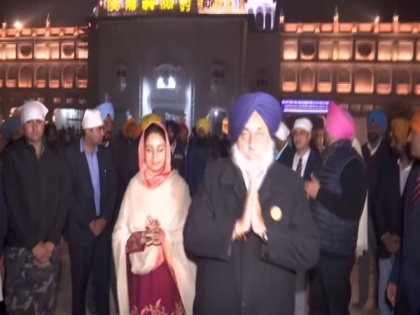 SAD leaders offer prayers at Golden temple in Amritsar to mark New Year 2022 | SAD leaders offer prayers at Golden temple in Amritsar to mark New Year 2022