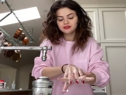 Singer Selena Gomez takes 'safe hands challenge' | Singer Selena Gomez takes 'safe hands challenge'