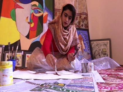 Young Kashmiri woman wins laurels at national level painting competitions | Young Kashmiri woman wins laurels at national level painting competitions