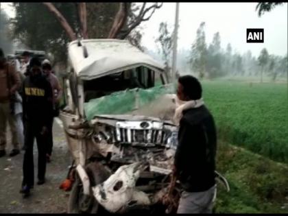 Five dead in collision between SUV and bus in Rampur | Five dead in collision between SUV and bus in Rampur