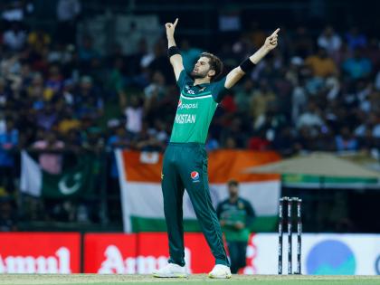 Dinesh Karthik favours Pakistan bowling, finds it more attacking than Indians. | Dinesh Karthik favours Pakistan bowling, finds it more attacking than Indians.
