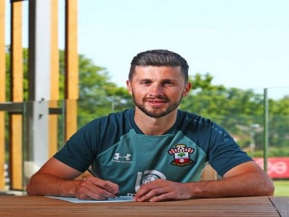 Shane Long signs two-year contract extension with Southampton FC | Shane Long signs two-year contract extension with Southampton FC