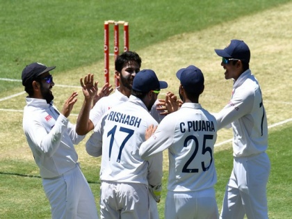 Ind vs Aus, 4th Test: Siraj, Thakur take early wickets in opening session | Ind vs Aus, 4th Test: Siraj, Thakur take early wickets in opening session