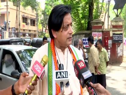 Tharoor appears before court over defamation suit against Sreedharan Pillai | Tharoor appears before court over defamation suit against Sreedharan Pillai Tharoor appears before court over defamation suit against Sreedharan Pillai | Tharoor appears before court over defamation suit against Sreedharan Pillai