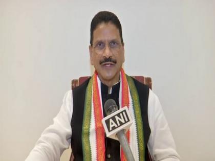 Congress' Shashidhar Reddy condemns firing on Owaisi's convoy in UP, demands thorough investigation | Congress' Shashidhar Reddy condemns firing on Owaisi's convoy in UP, demands thorough investigation Congress' Shashidhar Reddy condemns firing on Owaisi's convoy in UP, demands thorough investigation | Congress' Shashidhar Reddy condemns firing on Owaisi's convoy in UP, demands thorough investigation
