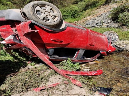 Four die after car rolls into gorge in Shimla | Four die after car rolls into gorge in Shimla