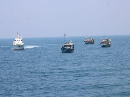 India Coast Guard seizes 3 Sri Lankan boats carrying narcotics near Lakshadweep | India Coast Guard seizes 3 Sri Lankan boats carrying narcotics near Lakshadweep