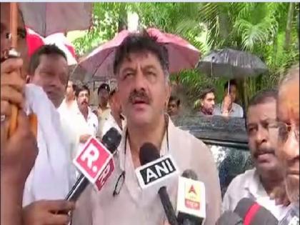 D K Shivakumar: Congress-JDS legislators are kept in captivity | D K Shivakumar: Congress-JDS legislators are kept in captivity