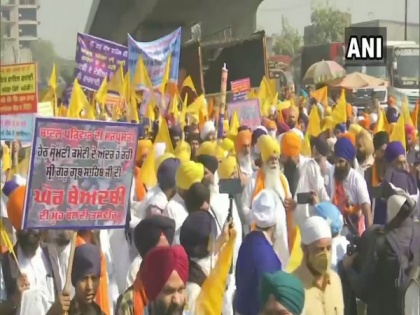 Missing "saroops" of Guru Granth Sahib: Sikh bodies under Akal Takht march to Golden temple | Missing "saroops" of Guru Granth Sahib: Sikh bodies under Akal Takht march to Golden temple
