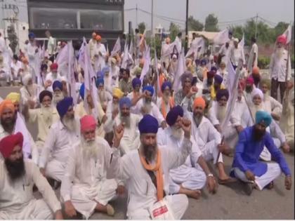 Farmers stage protest against RCEP deal in Amritsar | Farmers stage protest against RCEP deal in Amritsar