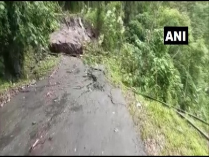 Landslides sweep away portions of Mangan-Chungthang road in Sikkim | Landslides sweep away portions of Mangan-Chungthang road in Sikkim