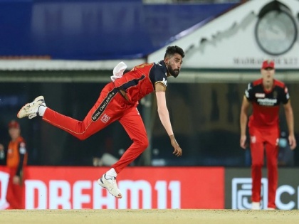 IPL 2021: Kohli went with Shahbaz because of two right-handers at the crease, says Siraj | IPL 2021: Kohli went with Shahbaz because of two right-handers at the crease, says Siraj