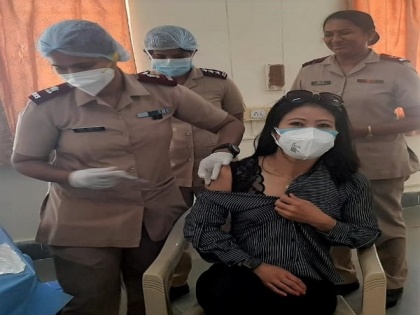Oly-bound boxers Mary Kom, Lovlina Borgohain receive first dose of COVID-19 vaccine | Oly-bound boxers Mary Kom, Lovlina Borgohain receive first dose of COVID-19 vaccine