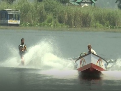 First water skiing instructor in Kashmir imparts professional training to youth in Dal Lake | First water skiing instructor in Kashmir imparts professional training to youth in Dal Lake