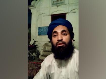 Muslim cleric in Lahore threatens Sikh community, aims to occupy gurudwara land | Muslim cleric in Lahore threatens Sikh community, aims to occupy gurudwara land