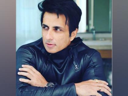Hyderabad: Sonu Sood pays surprise visit to fan's roadside food stall | Hyderabad: Sonu Sood pays surprise visit to fan's roadside food stall Hyderabad: Sonu Sood pays surprise visit to fan's roadside food stall | Hyderabad: Sonu Sood pays surprise visit to fan's roadside food stall