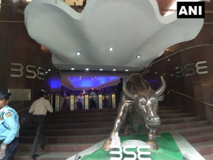 Sensex gains 222 points, private banks surge | Sensex gains 222 points, private banks surge