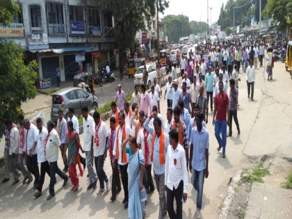TRSTC strike: BJP delegation meets deceased employee's family in Hyderabad, statewide bandh called on Oct 19 | TRSTC strike: BJP delegation meets deceased employee's family in Hyderabad, statewide bandh called on Oct 19
