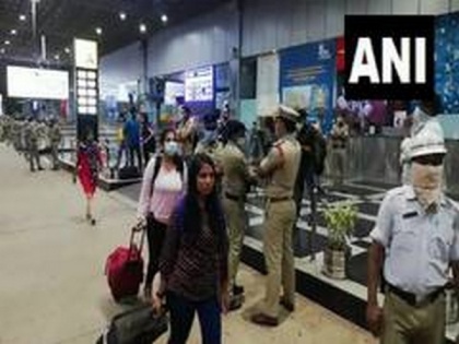 2 immigration officers at Kolkata Airport quarantined after coming in contact with coronavirus infected person | 2 immigration officers at Kolkata Airport quarantined after coming in contact with coronavirus infected person
