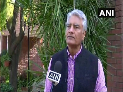 Punjab doesn't favour migrant workers' return to native places: Sunil Jakhar | Punjab doesn't favour migrant workers' return to native places: Sunil Jakhar