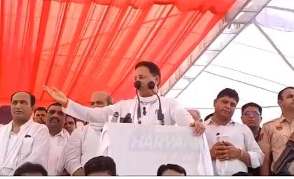 Surjewala stirs controversy by dubbing supporters of BJP as 'demons' | Surjewala stirs controversy by dubbing supporters of BJP as 'demons'