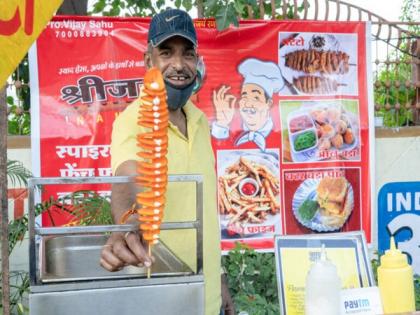 Swiggy partners with PM's AtmaNibhar Nidhi to bring over 36,000 street food vendors online | Swiggy partners with PM's AtmaNibhar Nidhi to bring over 36,000 street food vendors online Swiggy partners with PM's AtmaNibhar Nidhi to bring over 36,000 street food vendors online | Swiggy partners with PM's AtmaNibhar Nidhi to bring over 36,000 street food vendors online