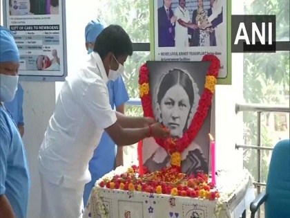 Nurses pay respects to Florence Nightingale in Chennai | Nurses pay respects to Florence Nightingale in Chennai