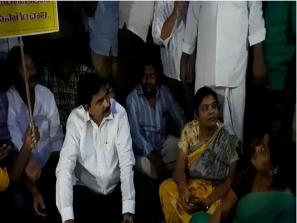 TDP leader holds sit-in protest in Krishna over three capitals row | TDP leader holds sit-in protest in Krishna over three capitals row