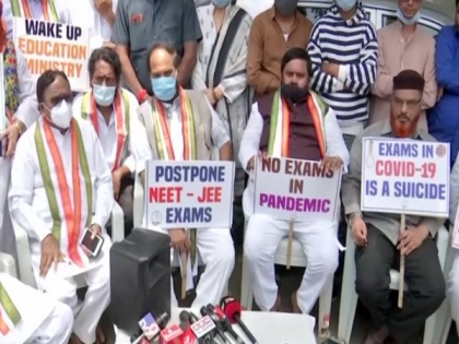 Telangana Congress holds protest against conduct of NEET, JEE exams amid COVID-19 | Telangana Congress holds protest against conduct of NEET, JEE exams amid COVID-19