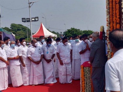 Tamil Nadu: Palaniswami and Panneerselvam share stage, pay floral tribute to Mahatma Gandhi | Tamil Nadu: Palaniswami and Panneerselvam share stage, pay floral tribute to Mahatma Gandhi