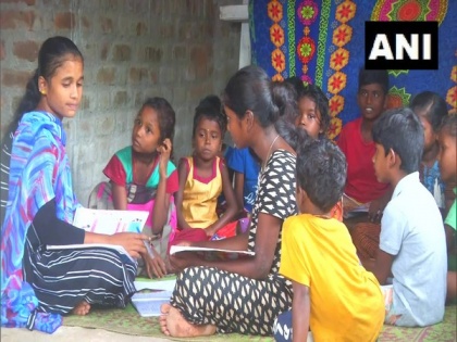 Only graduate from Coimabatore's tribal village teaches children after schools shut down due to COVID | Only graduate from Coimabatore's tribal village teaches children after schools shut down due to COVID