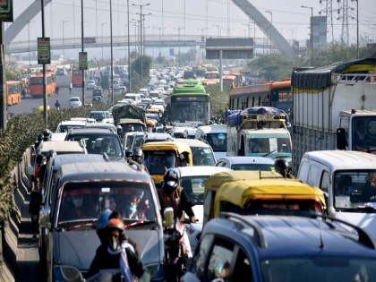 Traffic diverted in many parts of Delhi due to farmers' protest | Traffic diverted in many parts of Delhi due to farmers' protest