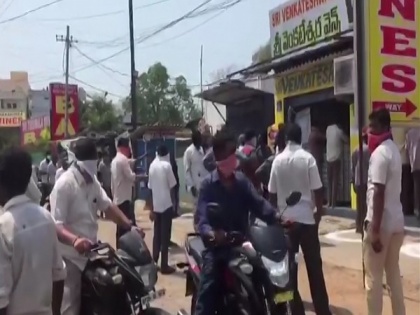 People flock outside liquor shops across Telangana as they reopen today | People flock outside liquor shops across Telangana as they reopen today
