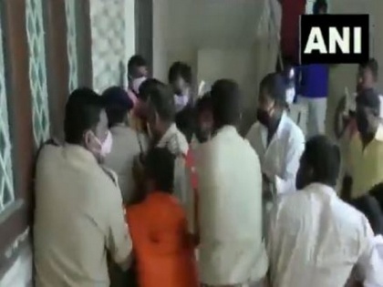 Dubbak bypoll: MoS Kishan Reddy rushes to Siddipet amid high drama as Rs 18.67 lakh cash seized from BJP candidate's relative | Dubbak bypoll: MoS Kishan Reddy rushes to Siddipet amid high drama as Rs 18.67 lakh cash seized from BJP candidate's relative