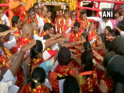 Hyderabad: 48 BJP corporators take oath at Bhagyalakshmi Temple | Hyderabad: 48 BJP corporators take oath at Bhagyalakshmi Temple Hyderabad: 48 BJP corporators take oath at Bhagyalakshmi Temple | Hyderabad: 48 BJP corporators take oath at Bhagyalakshmi Temple