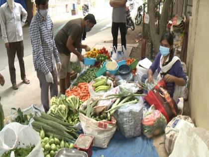 Sonu Sood offers job to woman selling vegetables after losing MNC job | Sonu Sood offers job to woman selling vegetables after losing MNC job