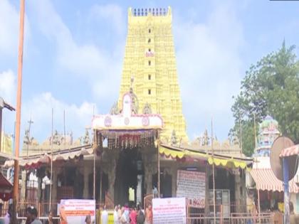 Priests in Rameswaram also feel the pinch of lockdown | Priests in Rameswaram also feel the pinch of lockdown