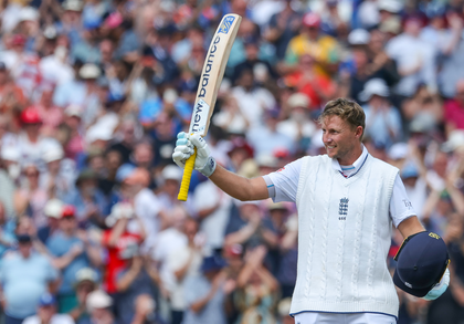4th Test: Root goes past Ponting, hits 121 not out as England take lead over shaky India | 4th Test: Root goes past Ponting, hits 121 not out as England take lead over shaky India