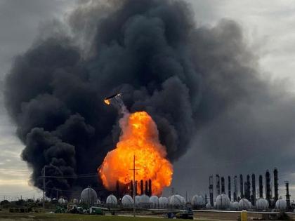 Emergency response personnel working to douse fire at Texas chemical plant | Emergency response personnel working to douse fire at Texas chemical plant