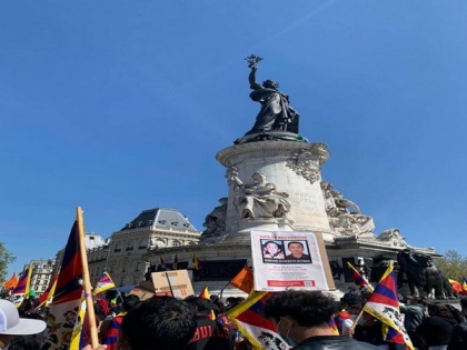 Tibetan student body in France protests against Chinese detention of Panchen Lama | Tibetan student body in France protests against Chinese detention of Panchen Lama