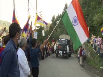 Tibetans boost morale of Special Frontier Force leaving for Indo-China border | Tibetans boost morale of Special Frontier Force leaving for Indo-China border