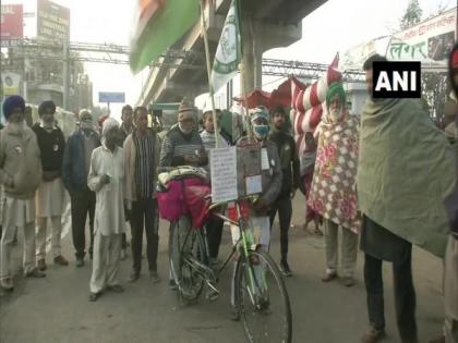 60-yr-old from Bihar's Siwan cycles 1,000 km to join farmers' protest in Delhi | 60-yr-old from Bihar's Siwan cycles 1,000 km to join farmers' protest in Delhi 60-yr-old from Bihar's Siwan cycles 1,000 km to join farmers' protest in Delhi | 60-yr-old from Bihar's Siwan cycles 1,000 km to join farmers' protest in Delhi