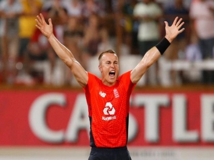 IPL 2021: Super excited to learn from Ponting, says Tom Curran | IPL 2021: Super excited to learn from Ponting, says Tom Curran