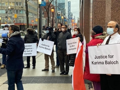 Friends of Karima Baloch hold protest outside Toronto Police Headquarters | Friends of Karima Baloch hold protest outside Toronto Police Headquarters