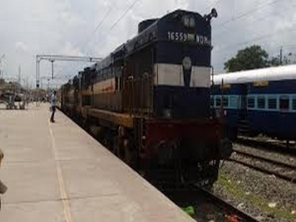 Local, suburban, EMU train services to remain suspended in Bengal | Local, suburban, EMU train services to remain suspended in Bengal