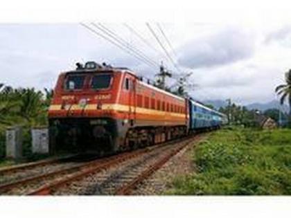 Shramik Special carrying over 1,200 people leaves for UP from Amritsar Railway Station | Shramik Special carrying over 1,200 people leaves for UP from Amritsar Railway Station Shramik Special carrying over 1,200 people leaves for UP from Amritsar Railway Station | Shramik Special carrying over 1,200 people leaves for UP from Amritsar Railway Station