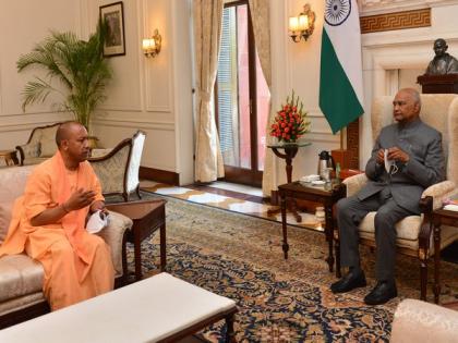 UP CM-elect Yogi Adityanath calls on President Ram Nath Kovind | UP CM-elect Yogi Adityanath calls on President Ram Nath Kovind